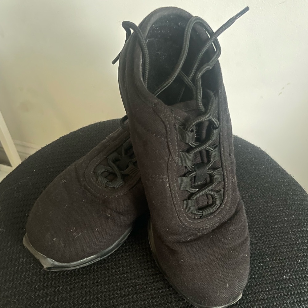 Jazz sneakers